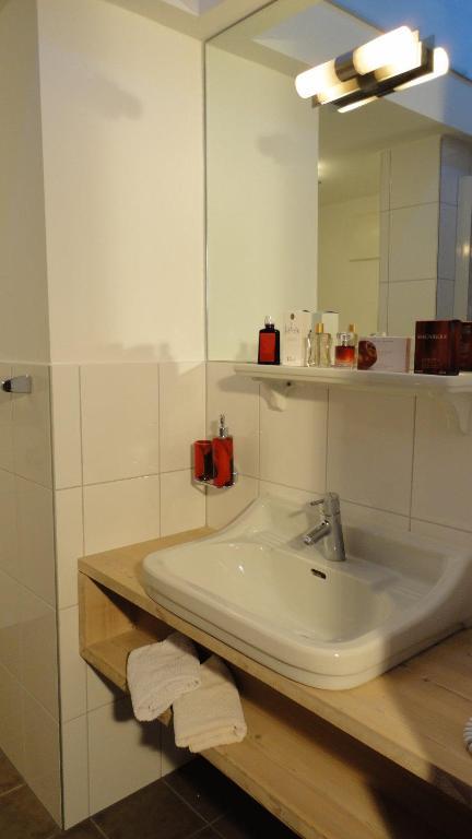 Landhaus Schoesser-Brandler Mayrhofen Room photo